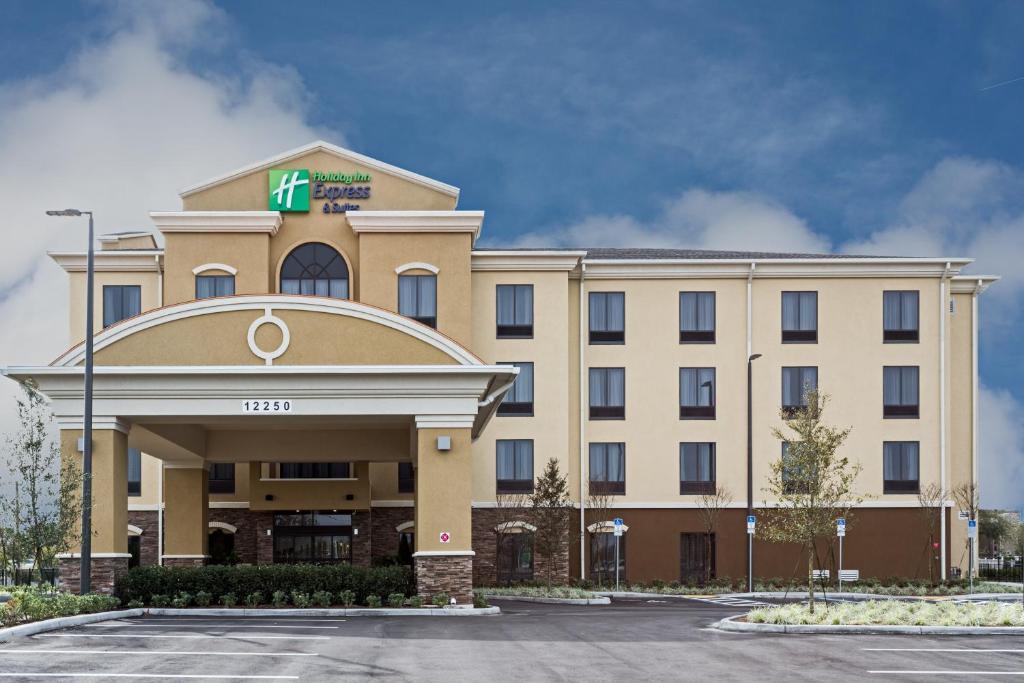 Holiday Inn Express Hotel & Suites Orlando East-UCF Area an IHG Hotel Main image 1